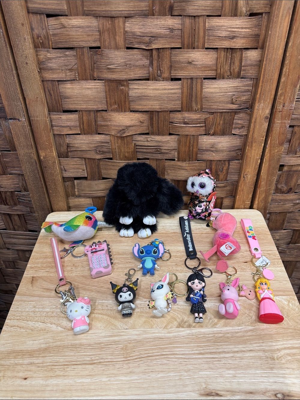 Huge lot of Keychain Holder Disney, Hello Kitty …